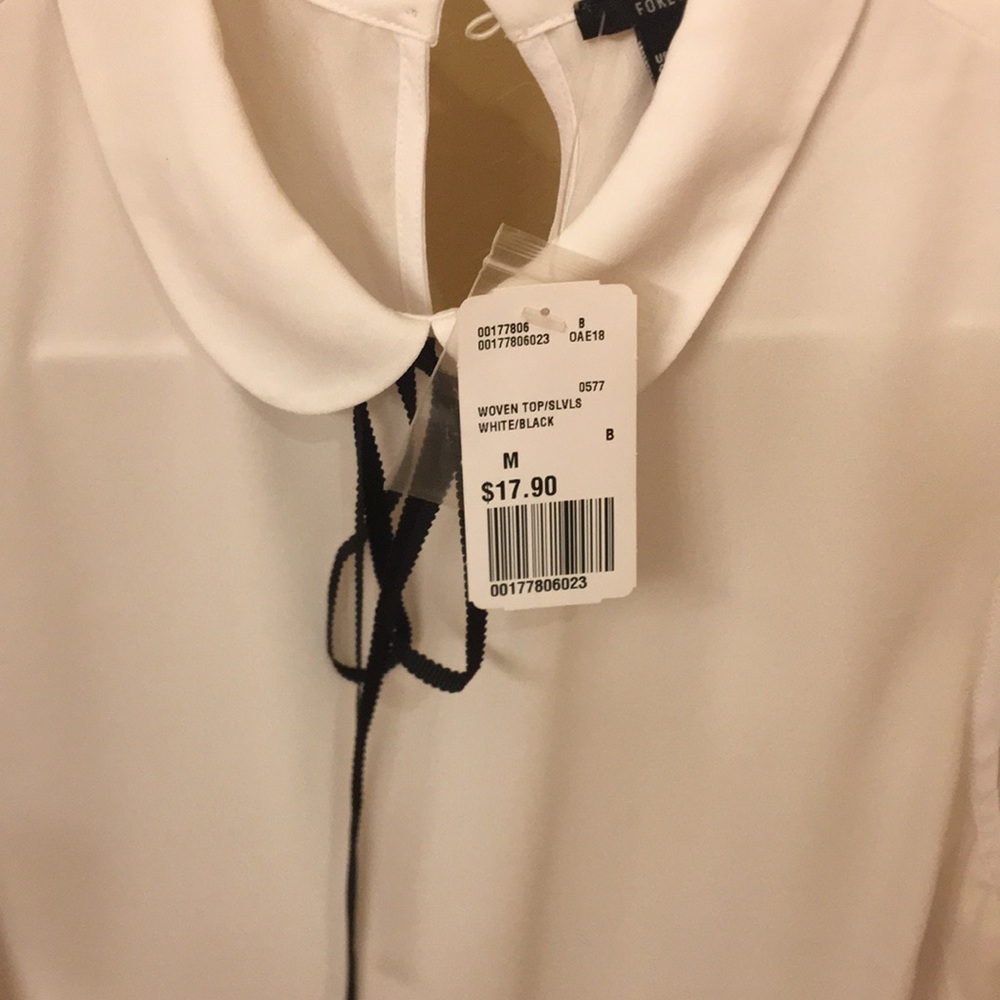 White blouse - Picture 2 of 2